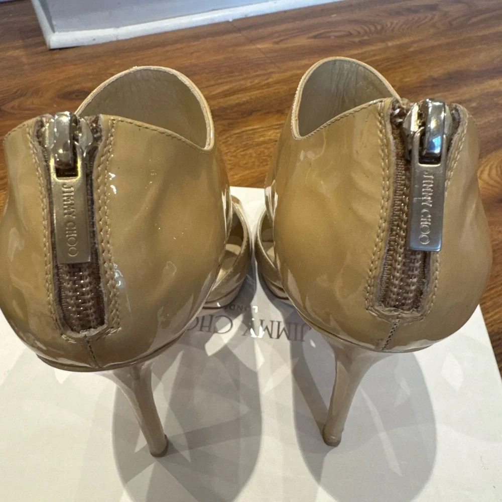 JIMMY CHOO Tan Patent Leather Stiletto Heels with Peep-Toe Design (37) - Picture 6 of 10